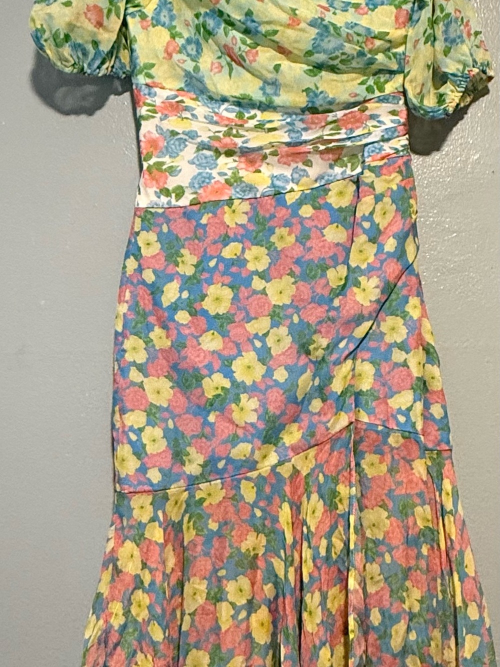 AMUR Pastel Floral 100% Silk Dress in Blue, Pink & Yellow size 0 - Picture 3 of 9